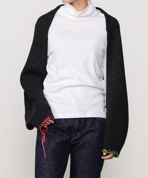 Bshop(ビショップ)の「LA FETICHE | ウール フーデッドセータースカーフ KIKI(マフラー・レディース・ダークグレー/グレー系その他・ONE)」の13枚目の写真