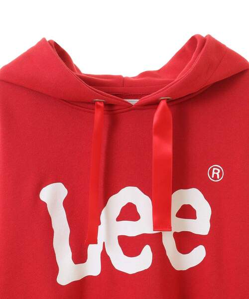 earth music&ecology(アースミュージックアンドエコロジー)の「Lee×e.m.a.eショート丈パーカー(スウェット・レディース・グレー/レッド/ホワイト/ネイビー・FREE)」の15枚目の写真