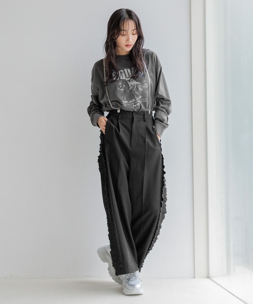 LOWRYS FARM（ローリーズファーム）の「フォトＴシャツＬＳ  152718（Tシャツ/カットソー・レディース・チャコールグレー/オフホワイト・FREE）」の5枚目の写真