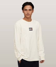 TOMMY HILFIGER | 【日本限定】 Urban Explorer ロゴバッジインターロックロングスリーブTシャツ(Tシャツ/カットソー)