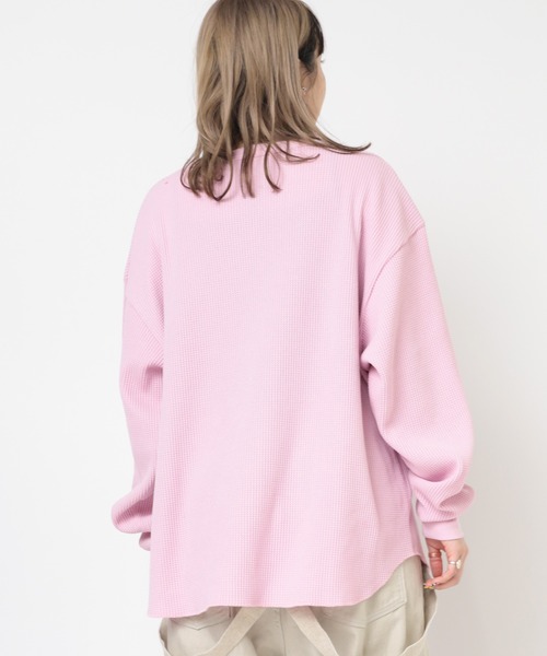 RNA（アールエヌエー）の「M2351 ＡＬＴＥＲＮＡＴＩＶＥワッフルプルオーバー（Tシャツ/カットソー・レディース・ホワイト/ピンク/ブラウン・MEDIUM）」の7枚目の写真