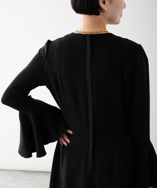Room no.8（ルームエイト）の「ROOM NO.8 BLACK （ルームエイトブラック）BELLSLEEVE ドレス  BR8O-234-1455（ワンピース・レディース・ブラック・FREE）」の2枚目の写真