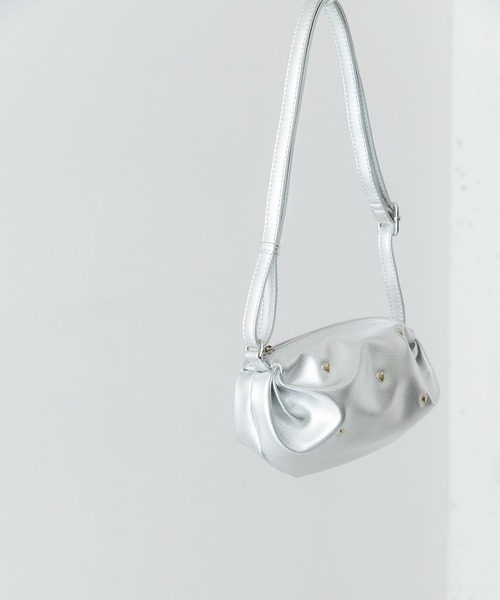 RODE SKO（ロデスコ）の「ハートスタッズミニショルダーバッグ（ショルダーバッグ・レディース・シルバー/ブラック・ONE）」の3枚目の写真