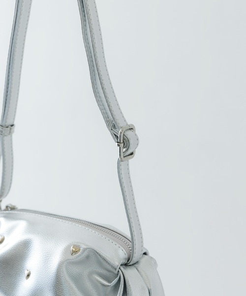 RODE SKO（ロデスコ）の「ハートスタッズミニショルダーバッグ（ショルダーバッグ・レディース・シルバー/ブラック・ONE）」の4枚目の写真