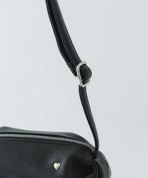 RODE SKO（ロデスコ）の「ハートスタッズミニショルダーバッグ（ショルダーバッグ・レディース・シルバー/ブラック・ONE）」の17枚目の写真