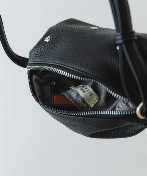 RODE SKO（ロデスコ）の「ハートスタッズミニショルダーバッグ（ショルダーバッグ・レディース・シルバー/ブラック・ONE）」の20枚目の写真