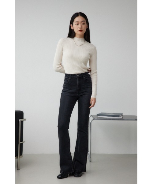 AZUL by moussy（アズールバイマウジー）の「AZUL DENIM フレアデニム（デニムパンツ・レディース・ブラック/ブルー/ライトブラック/ワンウォッシュ・X-SMALL/SMALL/MEDIUM/LARGE）」の6枚目の写真