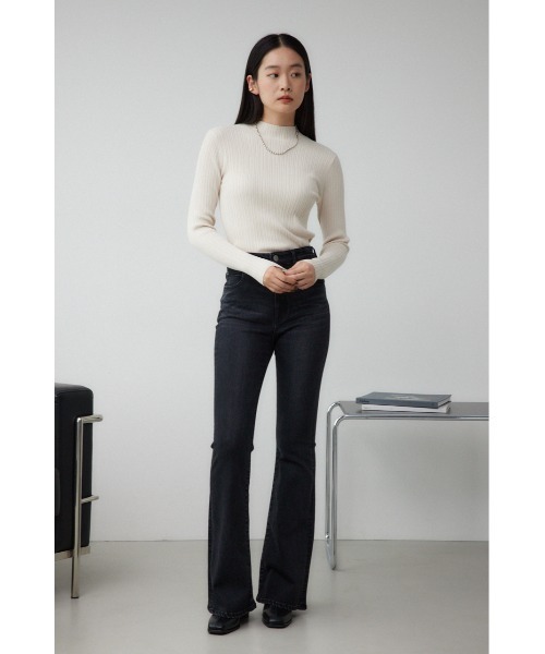 AZUL by moussy（アズールバイマウジー）の「AZUL DENIM フレアデニム（デニムパンツ・レディース・ブラック/ブルー/ライトブラック/ワンウォッシュ・X-SMALL/SMALL/MEDIUM/LARGE）」の7枚目の写真