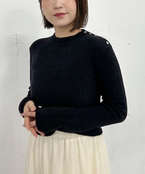 archives（アルシーヴ）の「肩ボタンモールリブニット（ニット/セーター・レディース・ピンクベージュ/ブラック/ブルー/オフホワイト・MEDIUM）」の2枚目の写真