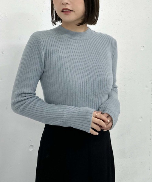 archives（アルシーヴ）の「肩ボタンモールリブニット（ニット/セーター・レディース・ピンクベージュ/ブラック/ブルー/オフホワイト・MEDIUM）」の5枚目の写真