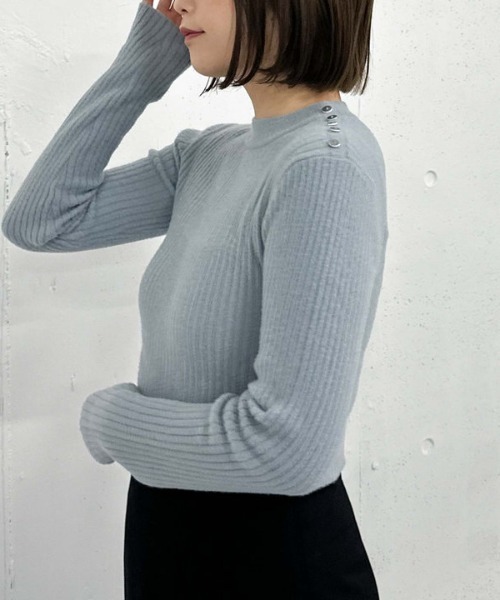 archives（アルシーヴ）の「肩ボタンモールリブニット（ニット/セーター・レディース・ピンクベージュ/ブラック/ブルー/オフホワイト・MEDIUM）」の7枚目の写真