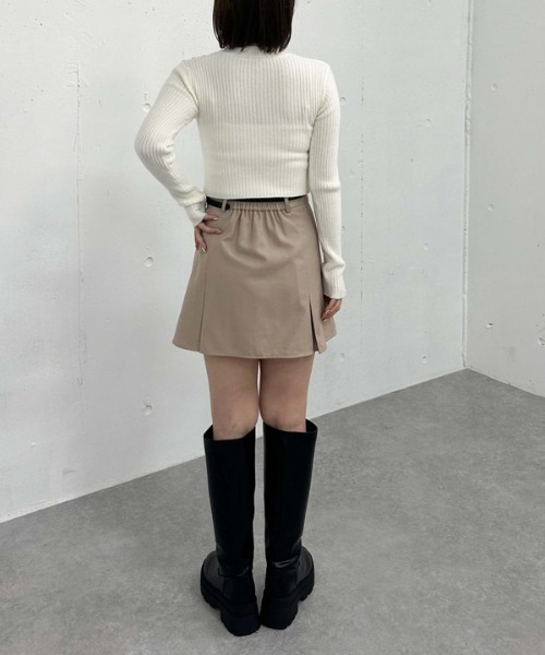 archives（アルシーヴ）の「肩ボタンモールリブニット（ニット/セーター・レディース・ピンクベージュ/ブラック/ブルー/オフホワイト・MEDIUM）」の16枚目の写真