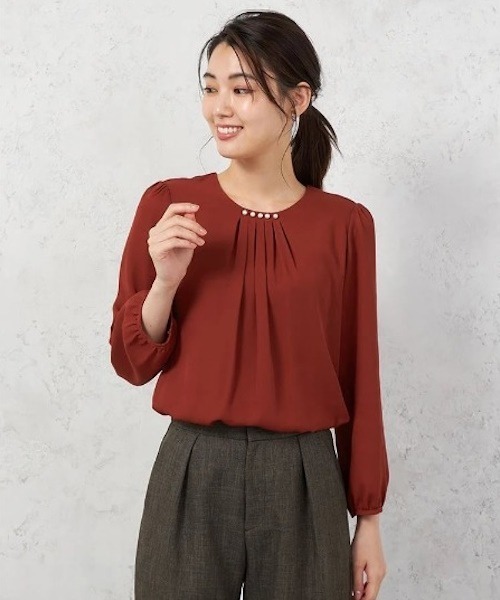 HARUYAMA(ハルヤマ)の「【イージーケア】ジョーゼット 2枚重ね パールディティールブラウス 9分袖 透け軽減 ウォッシャブル SOFFICE 通年(シャツ/ブラウス・レディース・ネイビー/ワイン・M/L/LL/S)」の1枚目の写真