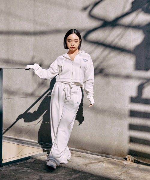 ROXY（ロキシー）の「SUN CHASERS PANTS /ロキシーアジャスターコード付きスウェットパンツ（スウェットパンツ・レディース・ホワイト/ピンク/グレー・LARGE/MEDIUM/SMALL）」の22枚目の写真