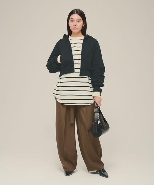eL(エル)の「【eL】Short Zip Hoodie/287468(パーカー・レディース・ブラック/オフホワイト・FREE)」の7枚目の写真
