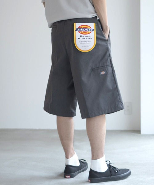 Dickies(ディッキーズ)の「DICKIES サイドポケットワイドハーフパンツ(デニムパンツ・メンズ・インディゴブルー/ベージュ/ブラック/チャコールグレー/ブラック系その他/ダークグリーン・M/L/XL)」の1枚目の写真