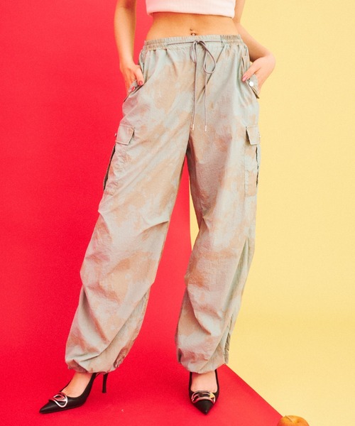 What Is Heart(ワットイズハート)の「tie dye like cargo pants - タイダイカーゴパンツ -(カーゴパンツ・レディース・グリーン/ピンク・SMALL/MEDIUM)」の3枚目の写真