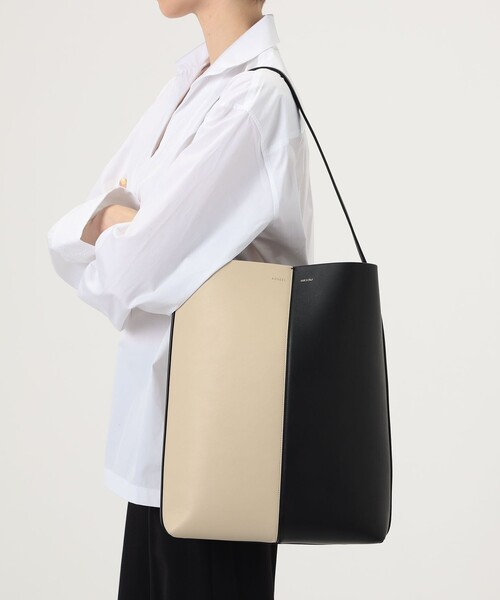 TOMORROWLAND （トゥモローランド）の「AGNEEL CARA ワンハンドル トートバッグ（トートバッグ・レディース・ブラック系その他・FREE）」の2枚目の写真