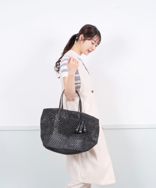 Rivel(リヴェル)の「【Rabarany】かごバッグ ラフィア素材 トートバッグ メッシュ ハンドメイド(かごバッグ・レディース・ダークブラウン/ナチュラル/ブラック・FREE)」の9枚目の写真