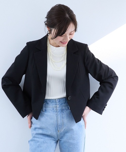 Andemiu(アンデミュウ)の「クロップドジャケット325734(テーラードジャケット・レディース・ブラック/グレイッシュベージュ/モカ・FREE)」の2枚目の写真