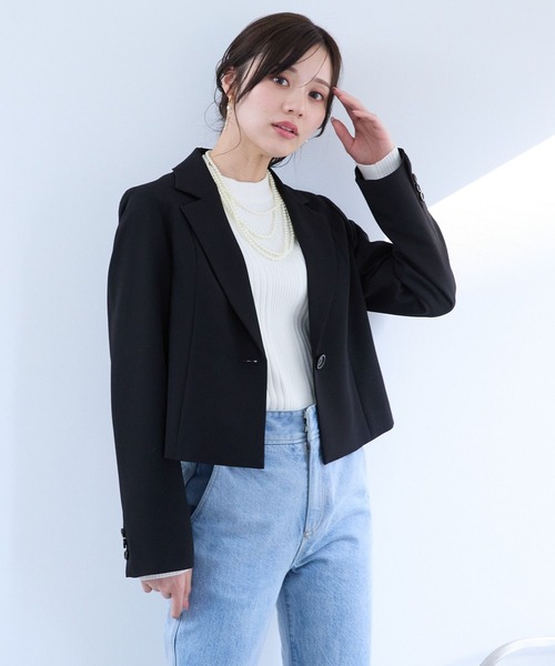 Andemiu(アンデミュウ)の「クロップドジャケット325734(テーラードジャケット・レディース・ブラック/グレイッシュベージュ/モカ・FREE)」の4枚目の写真