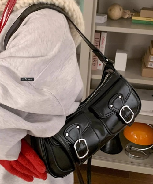 Vipoa(ヴィポア)の「out pocket bag(ショルダーバッグ・レディース・シルバー/ブラック/レッド/ブラウン/ホワイト・FREE)」の12枚目の写真