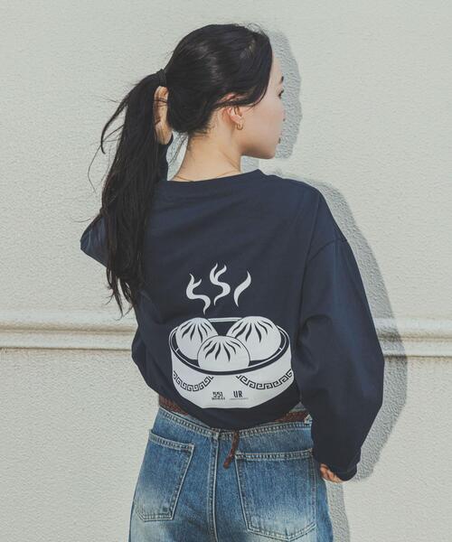 URBAN RESEARCH(アーバンリサーチ)の「551蓬莱×UR LONG-SLEEVE T-SHIRTS(Tシャツ/カットソー・メンズ・チャコールグレー/ブラック/レッド/オフホワイト/ネイビー・MEDIUM/X-LARGE/LARGE/SMALL)」の4枚目の写真