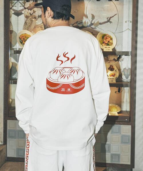 URBAN RESEARCH(アーバンリサーチ)の「551蓬莱×UR LONG-SLEEVE T-SHIRTS(Tシャツ/カットソー・メンズ・チャコールグレー/ブラック/レッド/オフホワイト/ネイビー・MEDIUM/X-LARGE/LARGE/SMALL)」の6枚目の写真