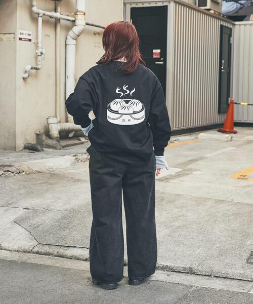 URBAN RESEARCH(アーバンリサーチ)の「551蓬莱×UR LONG-SLEEVE T-SHIRTS(Tシャツ/カットソー・メンズ・チャコールグレー/ブラック/レッド/オフホワイト/ネイビー・MEDIUM/X-LARGE/LARGE/SMALL)」の11枚目の写真