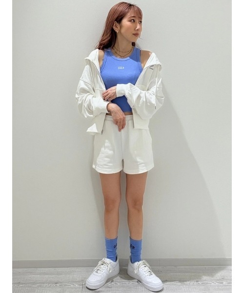 GAP(ギャップ)の「モダン リブ GAPロゴ ホルターネックタンクトップ(タンクトップ・レディース・ブルー/オフホワイト/ブラック/ブルー系その他・L/XS/M/XL/S/XXS)」の5枚目の写真