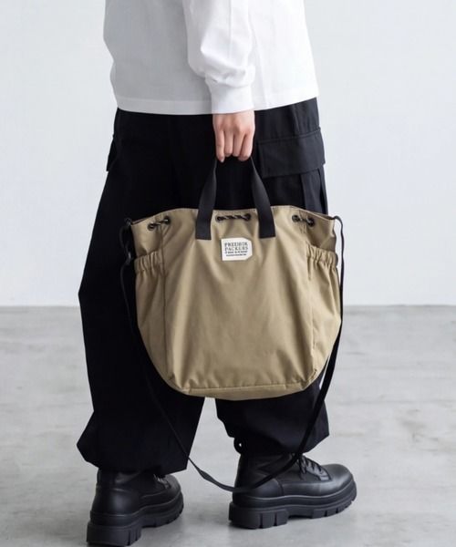FREDRIK PACKERS(フレドリックパッカーズ)の「【FREDRIK PACKERS】【NAVYのみ別注カラー】210D 2WAY BLOOM SHOULDER BAG 210デニール ブルーム ショルダー バッグ(ショルダーバッグ・レディース・ネイビー/カーキ/ブラック・FREE)」の2枚目の写真