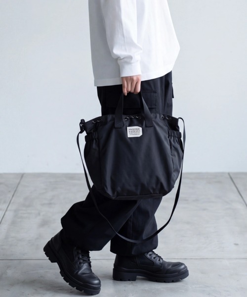 FREDRIK PACKERS(フレドリックパッカーズ)の「【FREDRIK PACKERS】【NAVYのみ別注カラー】210D 2WAY BLOOM SHOULDER BAG 210デニール ブルーム ショルダー バッグ(ショルダーバッグ・レディース・ネイビー/カーキ/ブラック・FREE)」の1枚目の写真