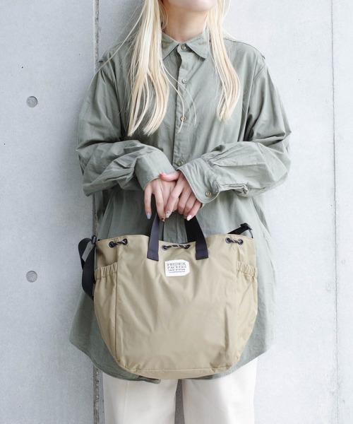 FREDRIK PACKERS(フレドリックパッカーズ)の「【FREDRIK PACKERS】【NAVYのみ別注カラー】210D 2WAY BLOOM SHOULDER BAG 210デニール ブルーム ショルダー バッグ(ショルダーバッグ・レディース・ネイビー/カーキ/ブラック・FREE)」の5枚目の写真