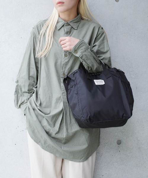 FREDRIK PACKERS(フレドリックパッカーズ)の「【FREDRIK PACKERS】【NAVYのみ別注カラー】210D 2WAY BLOOM SHOULDER BAG 210デニール ブルーム ショルダー バッグ(ショルダーバッグ・レディース・ネイビー/カーキ/ブラック・FREE)」の9枚目の写真