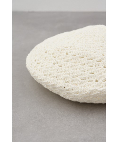 AZUL by moussy（アズールバイマウジー）の「カギアミニットベレー（ハンチング/ベレー帽・レディース・アイボリー/ブラック・FREE）」の7枚目の写真