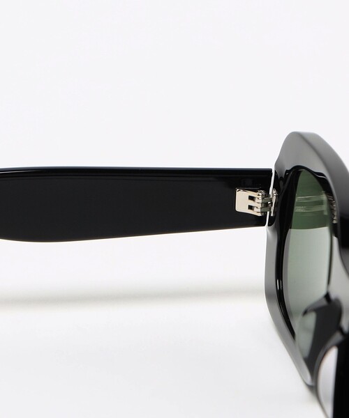 BEAUTY&YOUTH UNITED ARROWS（ビューティーアンドユースユナイテッドアローズ）の「スクエア サングラス（サングラス・レディース・ブラック/ダークグレー・FREE）」の12枚目の写真