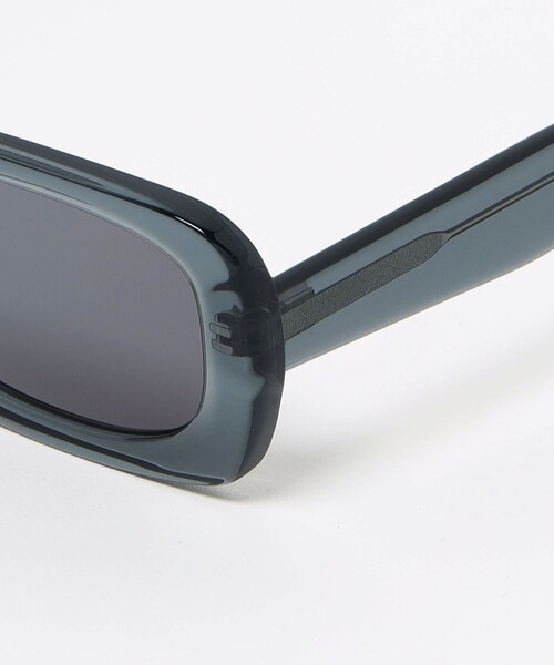 BEAUTY&YOUTH UNITED ARROWS（ビューティーアンドユースユナイテッドアローズ）の「スクエア サングラス（サングラス・レディース・ブラック/ダークグレー・FREE）」の17枚目の写真