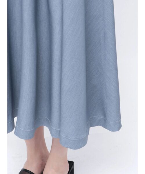 TONAL(トーナル)の「デニムライクシャツフレアワンピース(ワンピース・レディース・インディゴブルー/ネイビー・MEDIUM)」の6枚目の写真