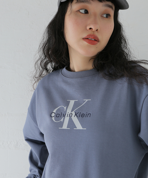 JOINT WORKS(ジョイントワークス)の「Calvin Klein /カルバン クライン MONOLOGO FRENCH TERRY RLXD CREW(Tシャツ/カットソー・レディース・ベージュ/スカイブルー・X-SMALL)」の3枚目の写真