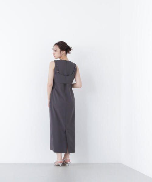 NATURAL BEAUTY BASIC(ナチュラルビューティーベーシック)の「◇ビスチェレイヤードナローワンピース(ワンピース・レディース・ベージュ/チャコールグレー・P/S/MEDIUM)」の5枚目の写真