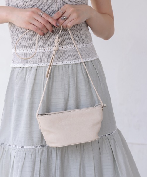 Bab（バブ）の「ショルダーミニバッグ（ショルダーバッグ・レディース・グリーン/ブラック/アイボリー/ベージュ・ONESIZE）」の2枚目の写真