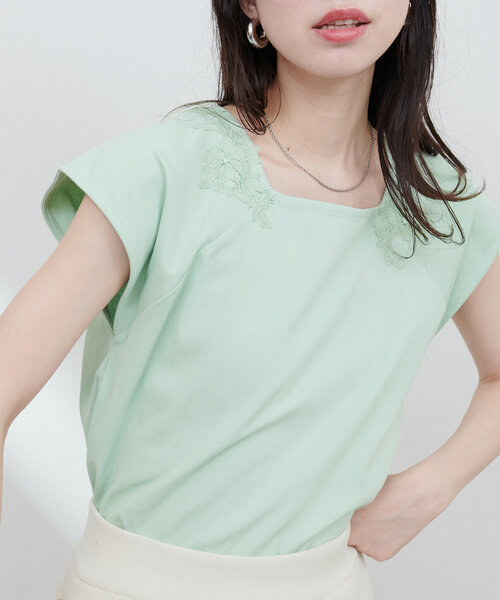 natural couture(ナチュラルクチュール)の「【WEB限定】花柄レーススクエアネックTシャツ(Tシャツ/カットソー・レディース・ピンク/オフホワイト/ミント/ネイビー・FREE)」の16枚目の写真