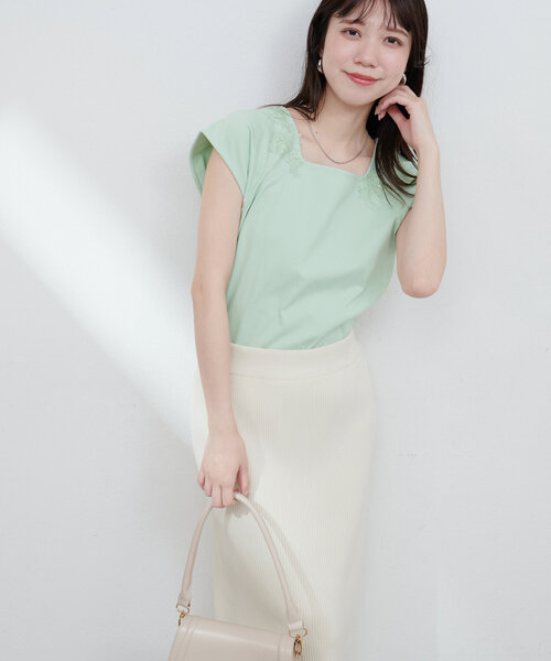 natural couture(ナチュラルクチュール)の「【WEB限定】花柄レーススクエアネックTシャツ(Tシャツ/カットソー・レディース・ピンク/オフホワイト/ミント/ネイビー・FREE)」の14枚目の写真