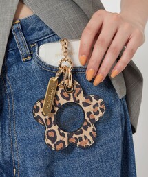 HASHIBAMI（ハシバミ）の「【別注】＜Hashibami＞フラワーモチーフ ハンドストラップ/スマホストラップ（スマホグッズ）」