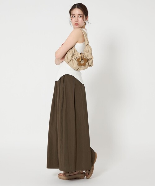 HASHIBAMI（ハシバミ）の「【別注】＜Hashibami＞フラワーモチーフ ハンドストラップ/スマホストラップ（スマホグッズ・レディース・ベージュ/その他1/ブラック・FREE）」の11枚目の写真