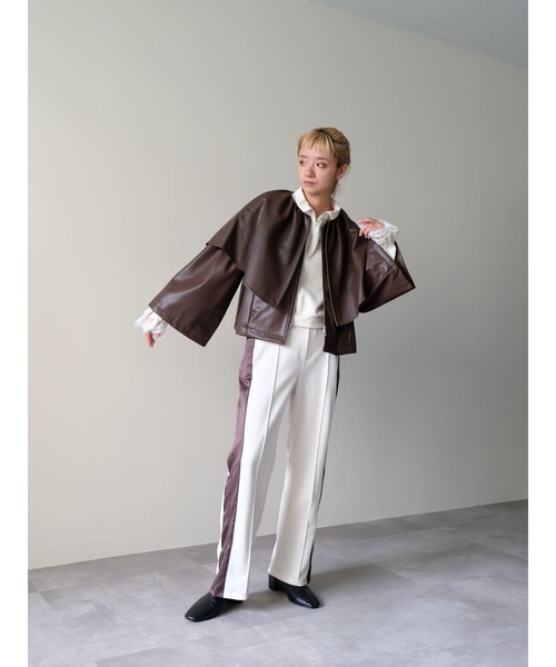 DOLLUPOOPS（ドールアップウップス）の「合皮ケープライクブルゾン（ライダースジャケット・レディース・ブラック/ブラウン・38）」の4枚目の写真