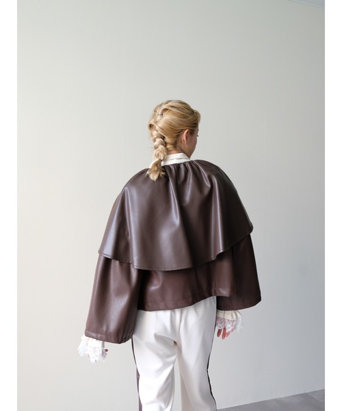 DOLLUPOOPS（ドールアップウップス）の「合皮ケープライクブルゾン（ライダースジャケット・レディース・ブラック/ブラウン・38）」の22枚目の写真