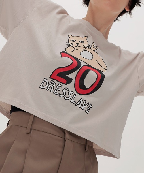 BLACK SCORE(ブラックスコア)の「BLACK SCORE × DRESSLAVE / 20th act cocky tee(アニバーサリー アクトコッキーミドリフ丈Tシャツ BSMCC UNISEX T SHIRT)(Tシャツ/カットソー・レディース・ホワイト/ベージュ・36)」の13枚目の写真