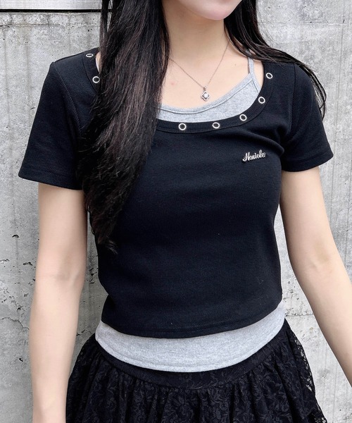 INGNI(イング)の「プレート付ハトメレイヤードリブトップス(Tシャツ/カットソー・レディース・ホワイト×ブラック/ブラウン系その他4/ブラック×グレー・M)」の3枚目の写真