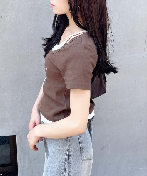 INGNI(イング)の「プレート付ハトメレイヤードリブトップス(Tシャツ/カットソー・レディース・ホワイト×ブラック/ブラウン系その他4/ブラック×グレー・M)」の6枚目の写真